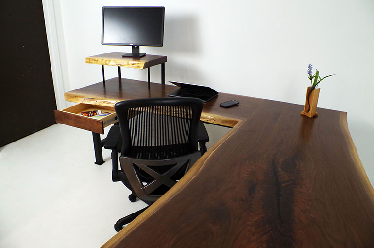 L-Shaped Live Edge Walnut Wood Home Office Desk Sold Online In 2020 $6,400+